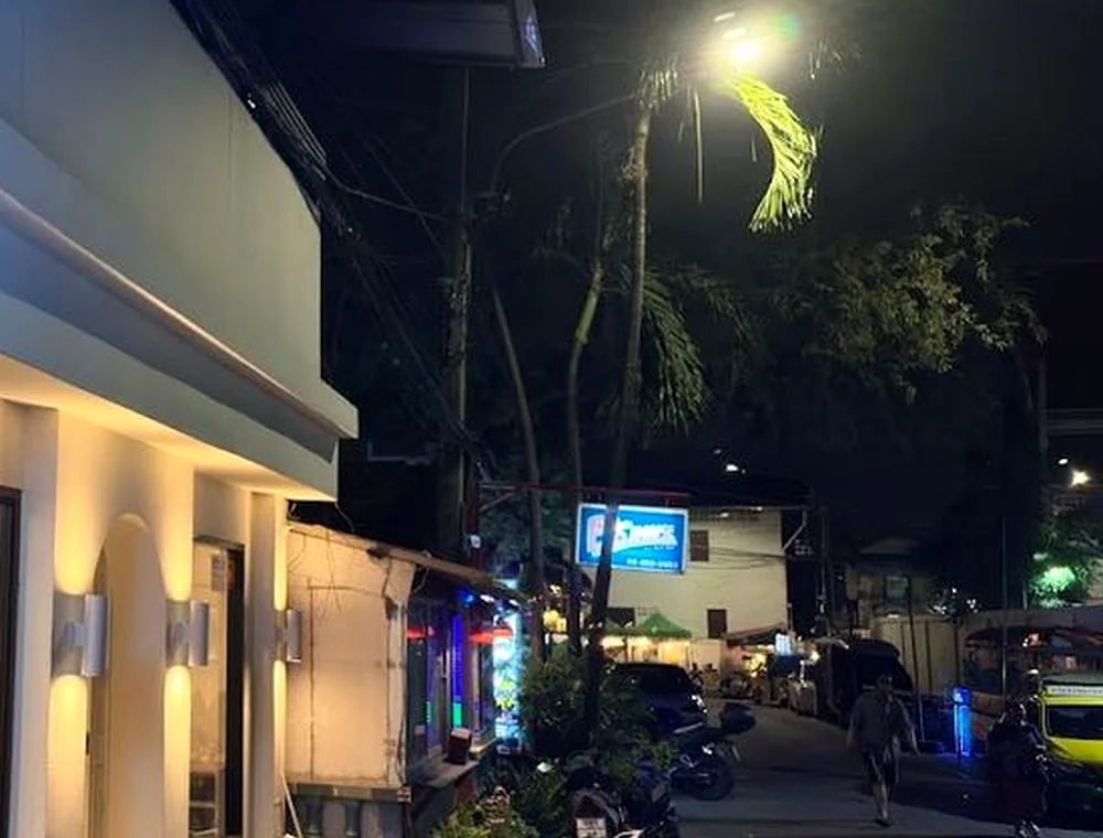 Rong Mai Alley outside Puppy Seven